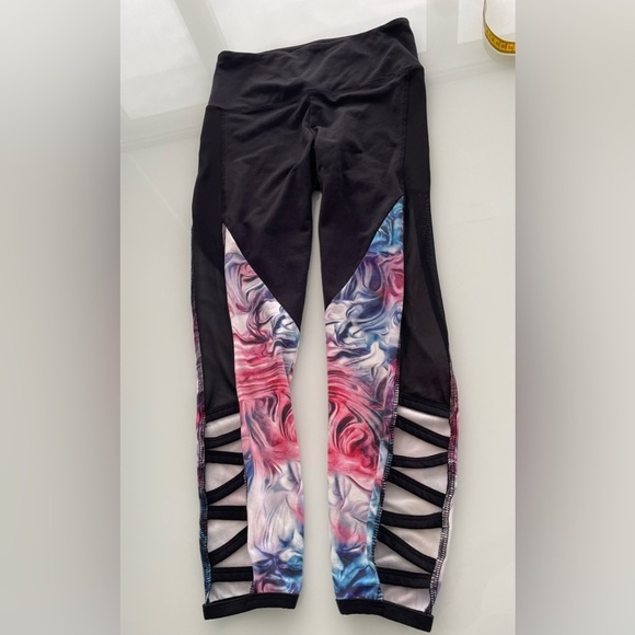 Balance Collection leggings size sm
Color black pink CrissCross Ankle Detail - Picture 1 of 5